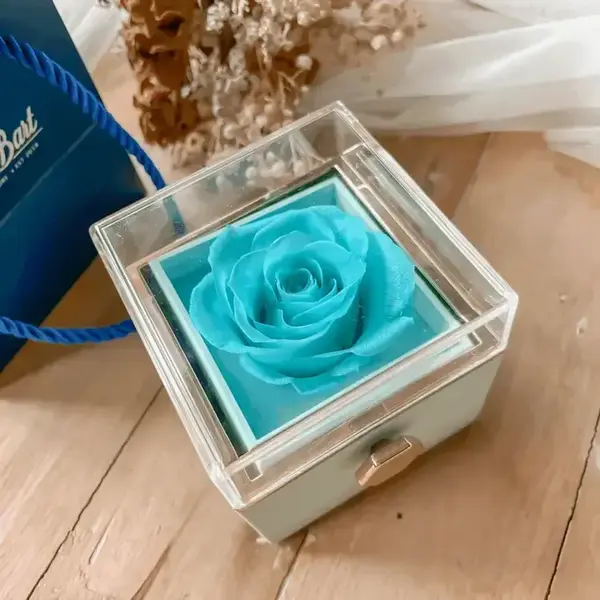 ETERNAL ROSE BOX – Pudełko z wiecznymi różami 02