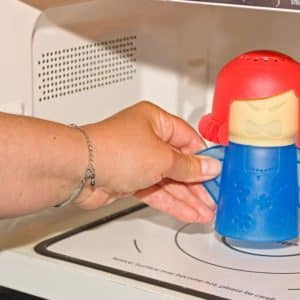 Wydajny, szybki środek do czyszczenia kuchenki mikrofalowej – ANGRYMOM 03